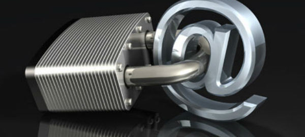 cadeado trancando um @