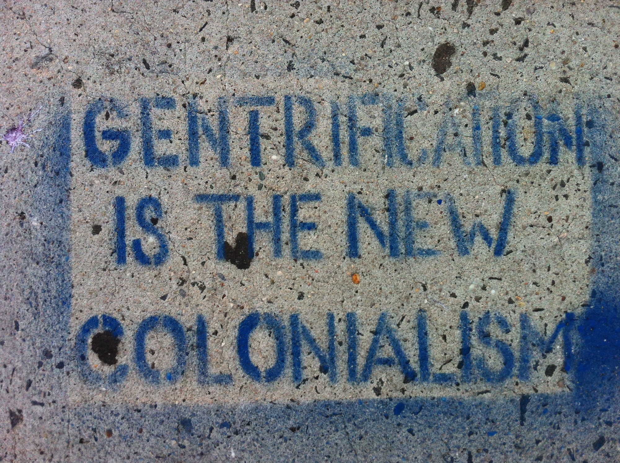Gentrificação, cidades fantasma, colonialismo e a sociedade global