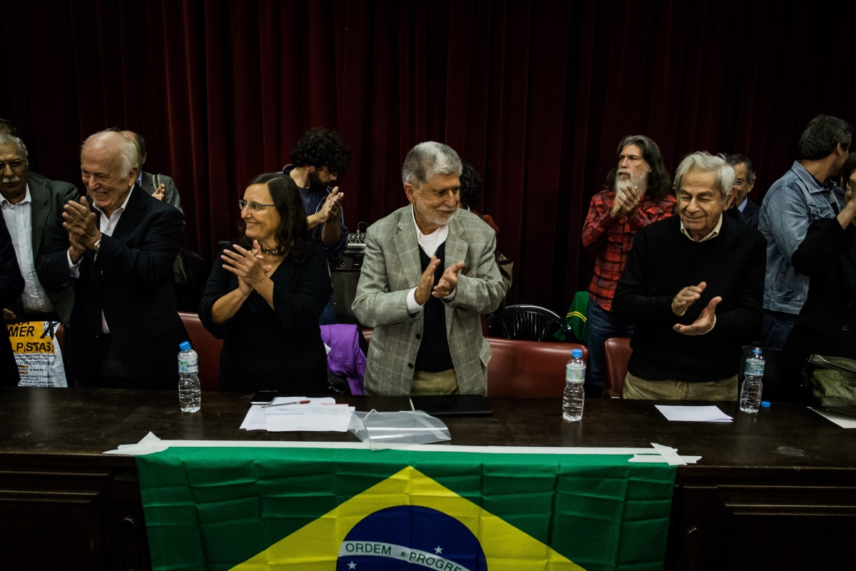 Esquerda exclui minorias de debate “promissor” sobre a nação brasileira